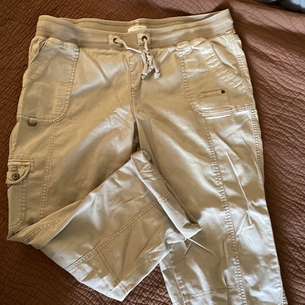 Khaki capris